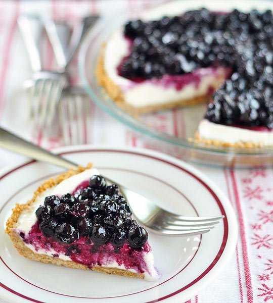 No-Bake Blueberry Cheesecake Ice Cream Pie