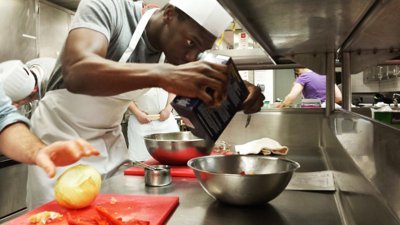 Doctors taking culinary nutrition course