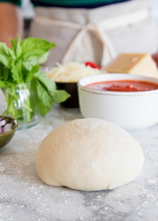 How to make pizza dough at home