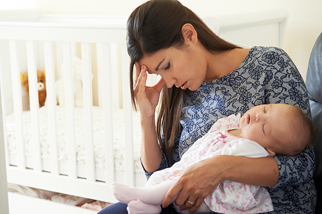 exhausted-mom-newborn1-shutterstock_290850824-640x427